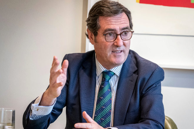 CEOE critica la iniciativa de Calviño para vigilar los beneficios de las empresas