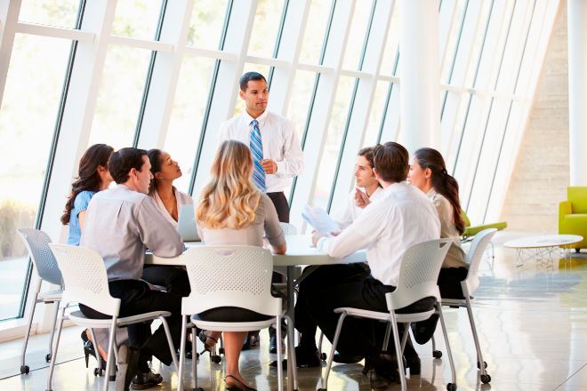 ¿Qué requisitos deben cumplir las pymes que pidan la ayuda para la jornada laboral de 4 días?