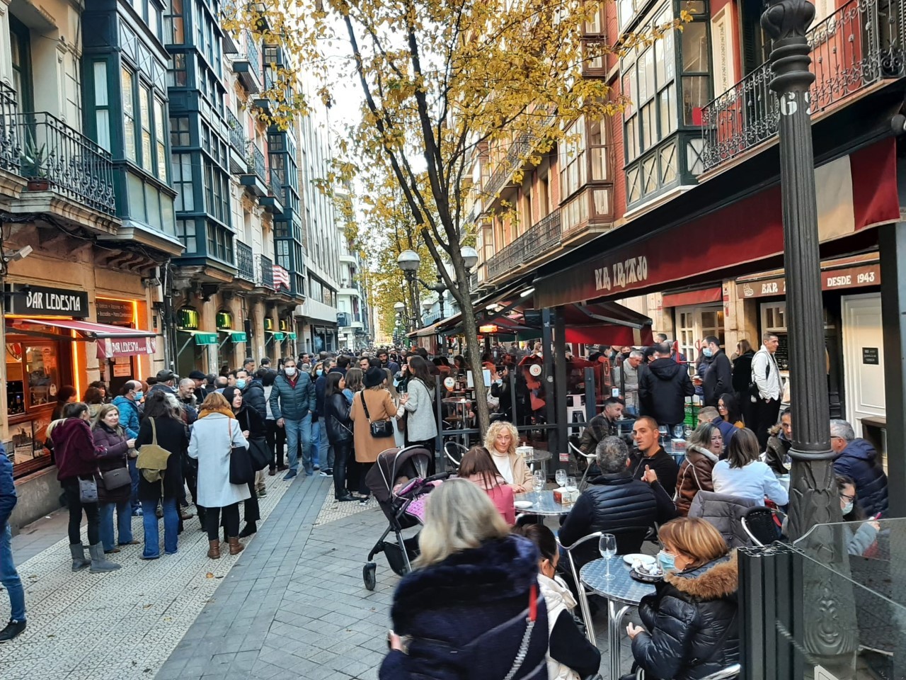 Los servicios tiran del flojo crecimiento de la economía vasca