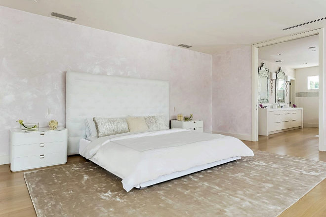 El dormitorio principal de la nueva mansin de Shakira en Miami, Florida