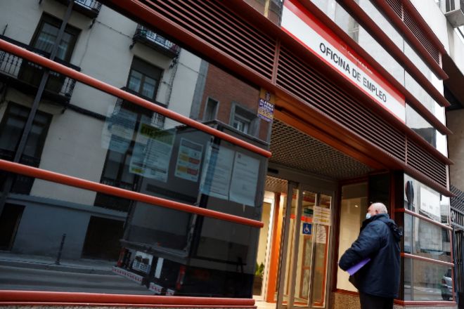 El paro sube en 103.800 personas en el primer trimestre