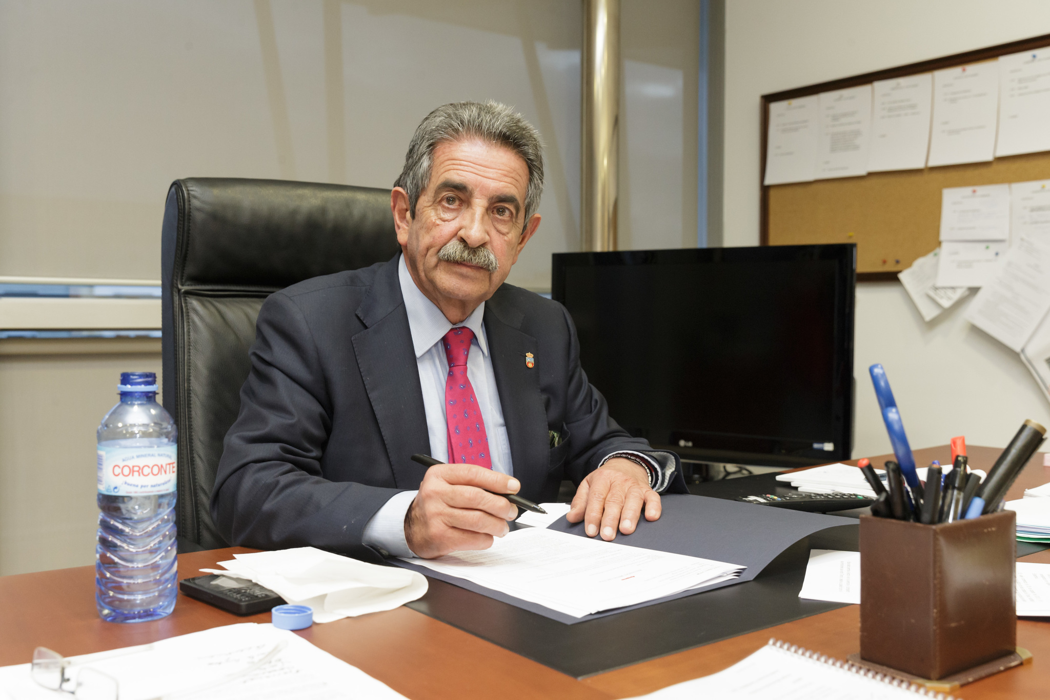 Revilla: «Me presento candidato con 80 años para que no gobiernen PP y Vox»