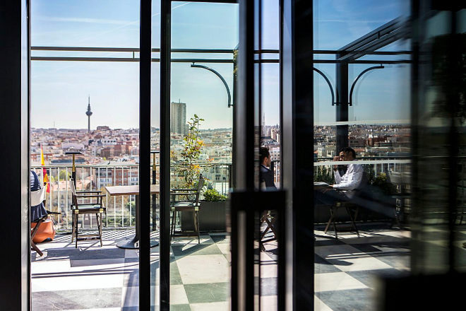 Espacio semiprivado. Vista de la terraza del Club Financiero Génova desde el comedor. A mediodía, solo será accesible para socios e invitados; por la noche, abrirá al público.