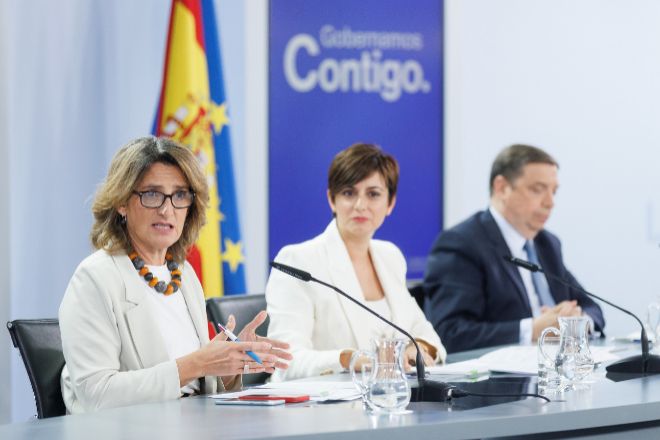 El Gobierno lanza 2.200 millones más en ayudas al campo por la sequía