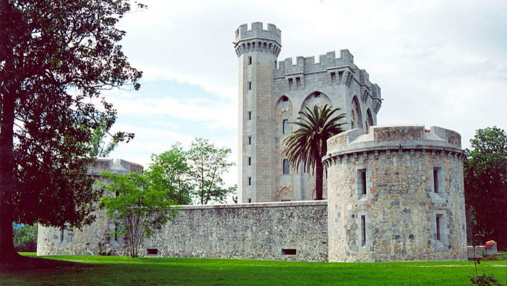 12 hoteles castillos en España donde puedes pasar la noche. Castillo...
