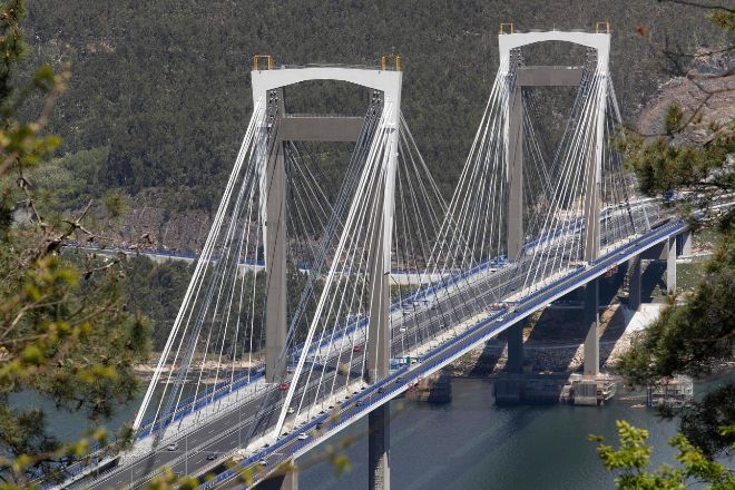 El Puente de Rande forma parte de la AP-9. El tramo Vigo-Pontevedra (30 km) cuesta 4,3 euros.