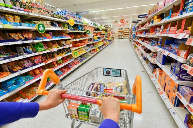 La confianza del consumidor sube 5,6 puntos en abril por la mejor valoración sobre la situación actual