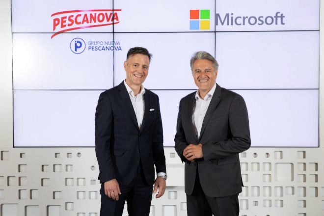 El presidente de Nueva Pescanova, José María Benavent, y el presidente de Microsoft España, Alberto Granados.