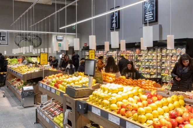 Las ventas del comercio minorista moderan su crecimiento en abril hasta el 5%