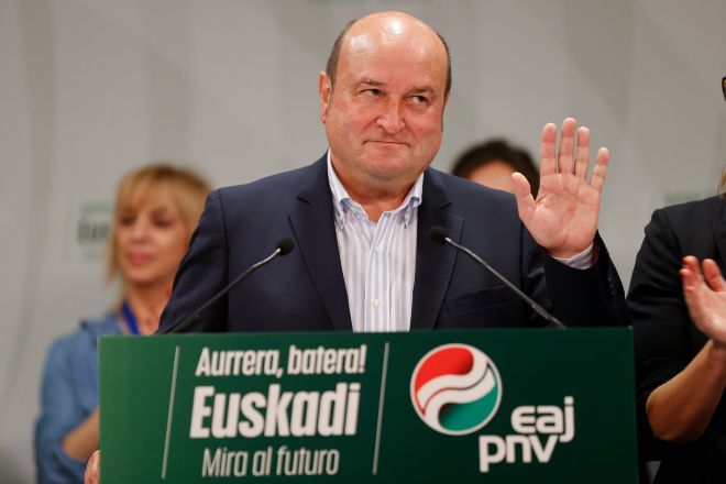El presidente del PNV, Andoni Ortuzar, en la noche electoral del 28M, tras conocer los resultados en los que los nacionalistas pierden más de 80.000 votos.