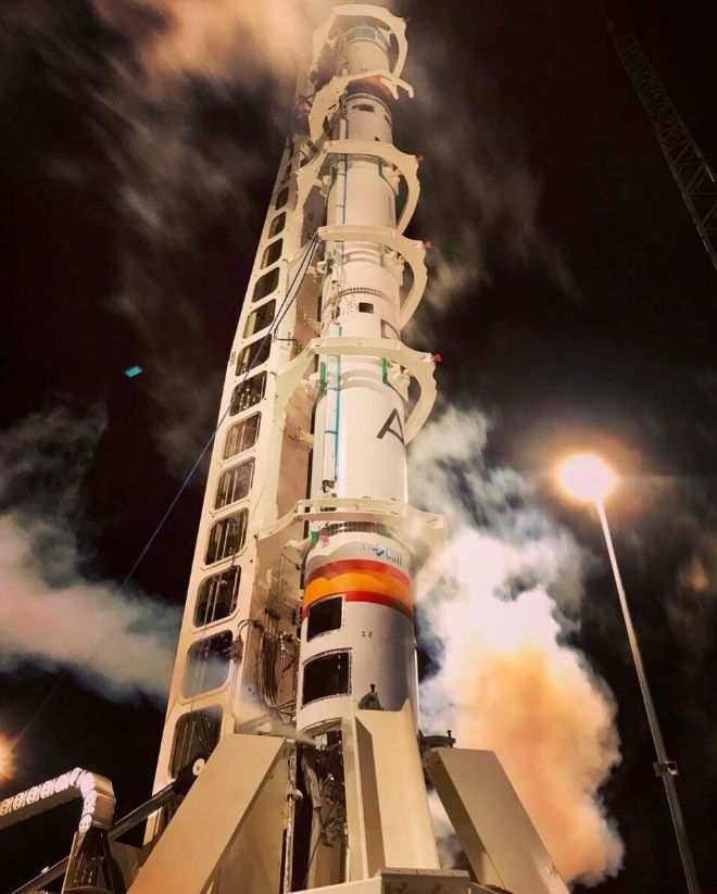 El cohete suborbita MIura 1 en la carga de propulsión que PLD Space realizó en la unidad de prueba en enero de 2022.