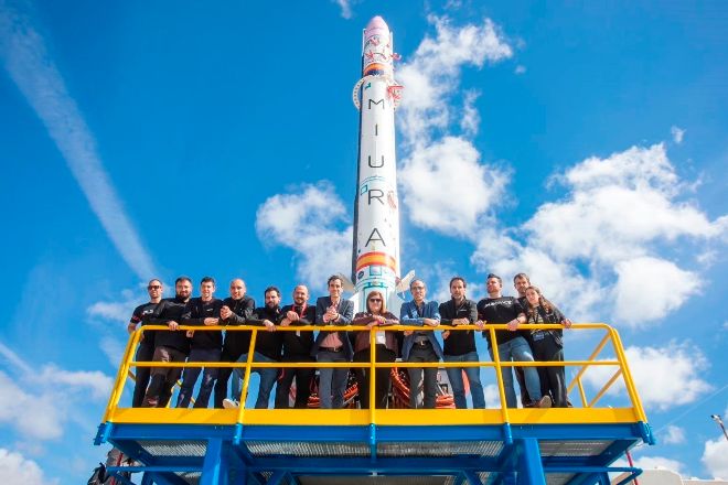 El cohete Miura 1 el pasado mes de marzo en Huelva, en su plataforma de lanzamiento durante la presentación por la empresa fabricante, PLD SPACE