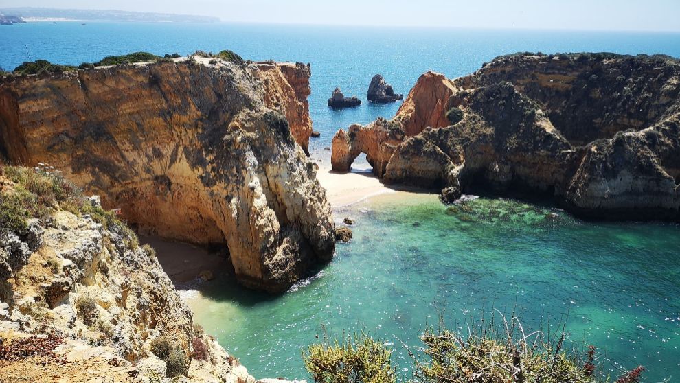Las playas del Algarve portugus representan uno de los mejores...