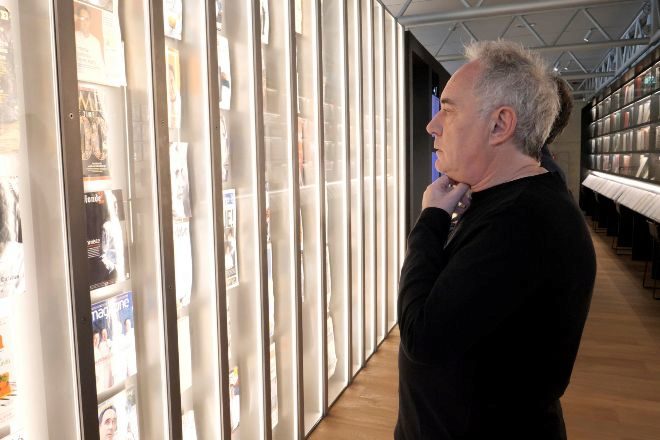 Ferran Adrià. El chef reabrirá el 15 de junio el espacio de Cala Montjoi convertido en el museo elBulli1846, donde aparece en la foto.