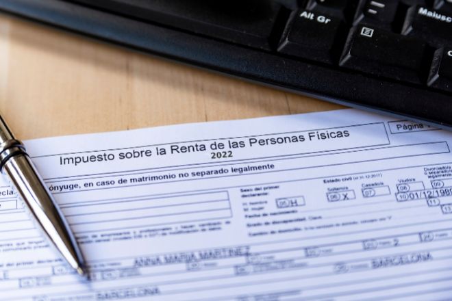 El Defensor del Contribuyente pide afinar la tributación de las rentas atrasadas