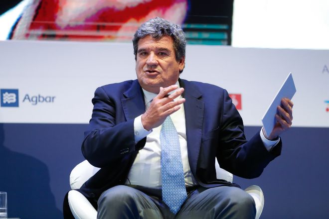 Escrivá estalla contra las críticas de la AIReF a su gestión del IMV