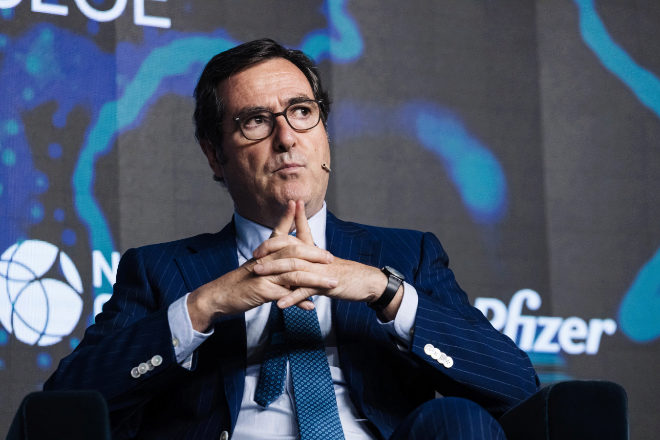 Garamendi acusa al Gobierno de quebrantar la libertad de empresa en la Constitución