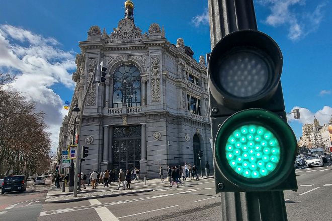 La deuda pública sube un 5,6% interanual en abril pero el peso sobre el PIB se modera al 112%