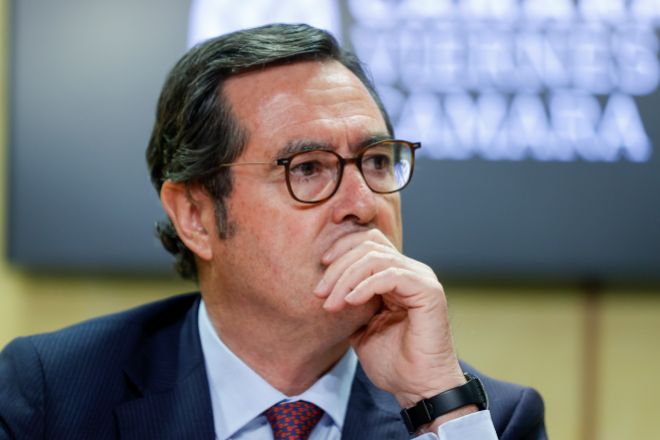 La CEOE aprueba acabar con la limitación de mandatos de su presidente