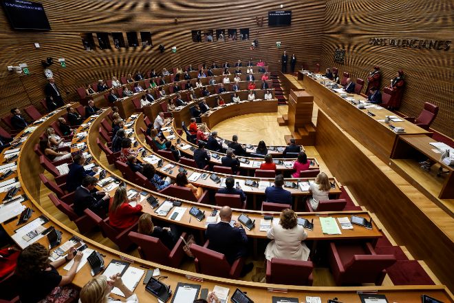 Sorpresa en las Cortes Valencianas: la derecha da un puesto en la Mesa a Compromís, que resta uno al PSOE
