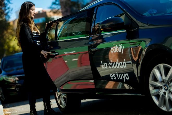 El Ejecutivo blinda al taxi diseñando  nuevas restricciones a los VTC