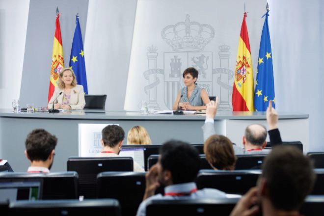 De la rebaja del IVA a la deducción al vehículo eléctrico: así es el último macrodecreto del Gobierno
