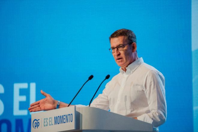 Feijóo no eliminará el impuesto a bancos y energéticas si gana el 23J