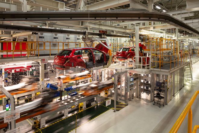 La actividad manufacturera de España cae a mínimos del año