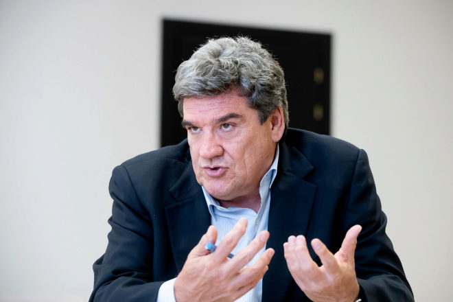 Escrivá: «Podemos bajar las cotizaciones sociales del desempleo en la próxima legislatura»