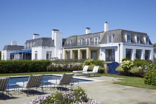 El 'palacio de verano' de la familia de Succession en los Hamptons se vendió en 2021 por 97,22 millones de euros.