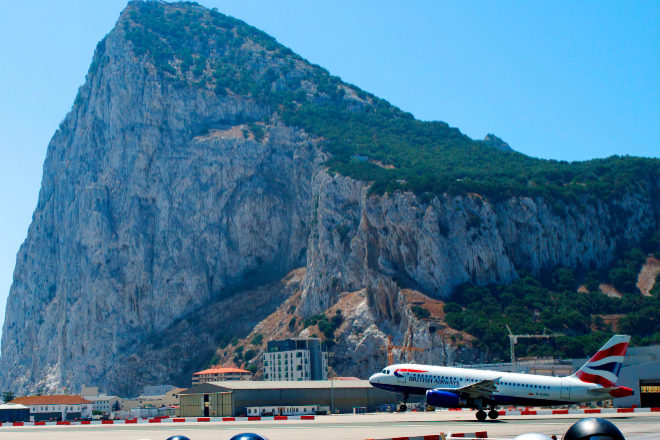 El aeropuerto de Gibraltar opera hoy solo con destinos de Reino Unido.