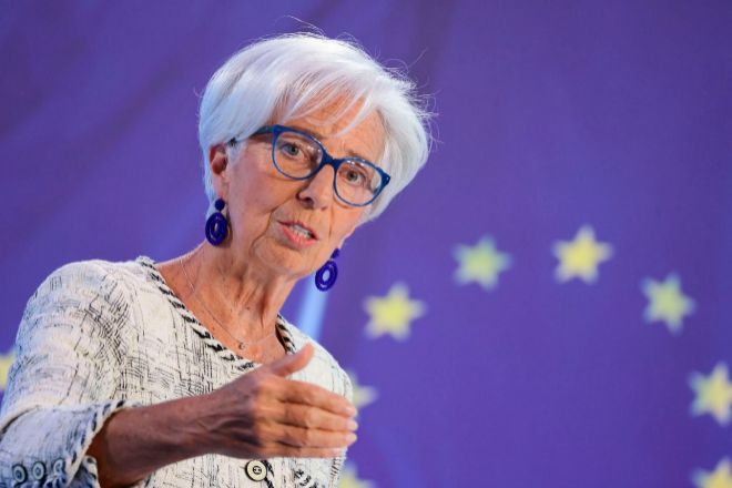 Lagarde alerta de que las tensiones geopolíticas debilitan el comercio mundial