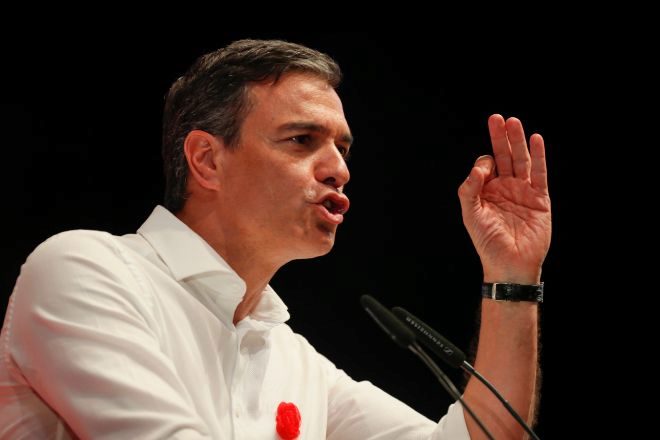El presidente del Gobierno y candidato del PSOE a la reelección, Pedro Sánchez, interviene durante un acto electoral en Lugo.