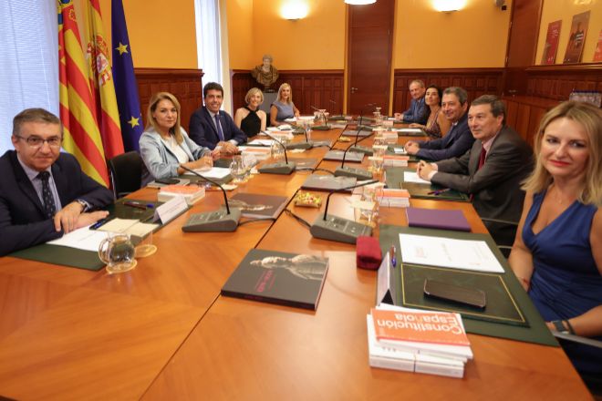 Mazón se estrena con rebaja de impuestos: bonifica Sucesiones y Donaciones