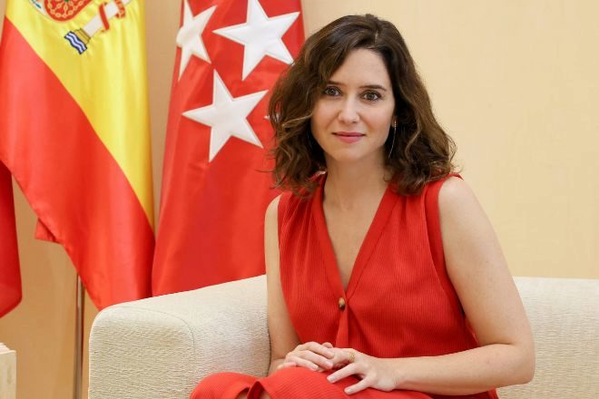 Ayuso no cree que esté en juego el liderazgo de Feijóo y apela a «no tirar la toalla» para formar Gobierno