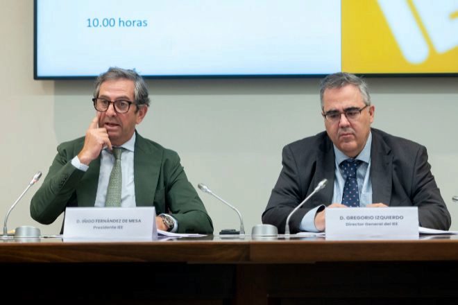 El IEE prevé un alza del PIB del 2,2% en 2023 con riesgo de freno económico por el escenario político