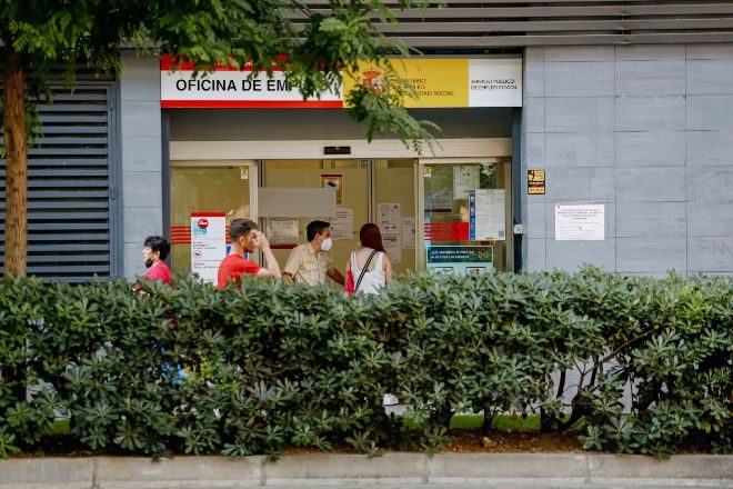 El empleo sube en España con 603.900 ocupados más y la tasa de paro cae al 11,6%