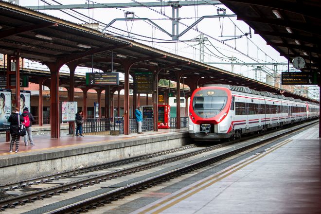 Renfe ofrece desde hoy los abonos gratuitos de Cercanías y Media Distancia