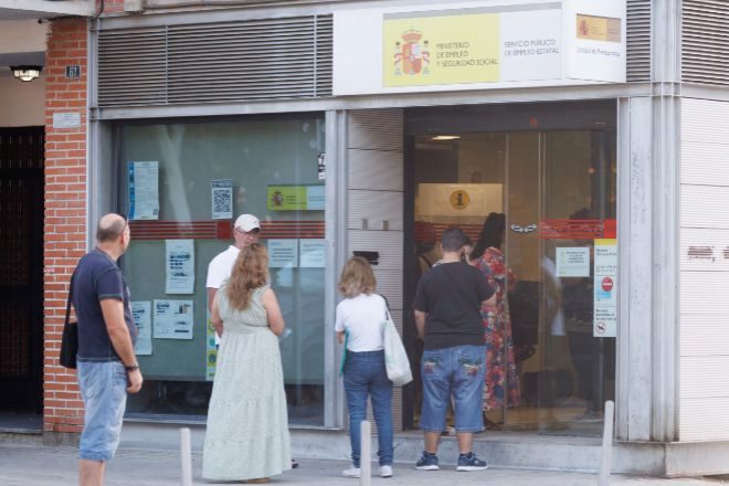 España registra 10.968 parados menos y suma 21.945 afiliados en julio