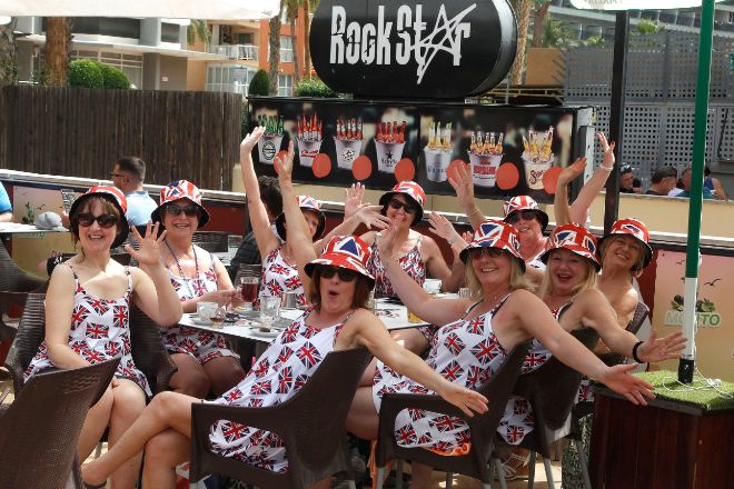 Crece llegada de turistas internacionales a España y ya gastan más que antes de la pandemia