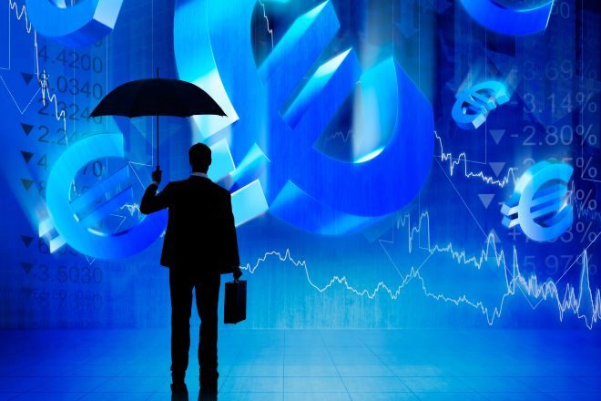 La economía de la zona euro se contrae en julio: a la caída del sector industrial se suma el freno de los servicios