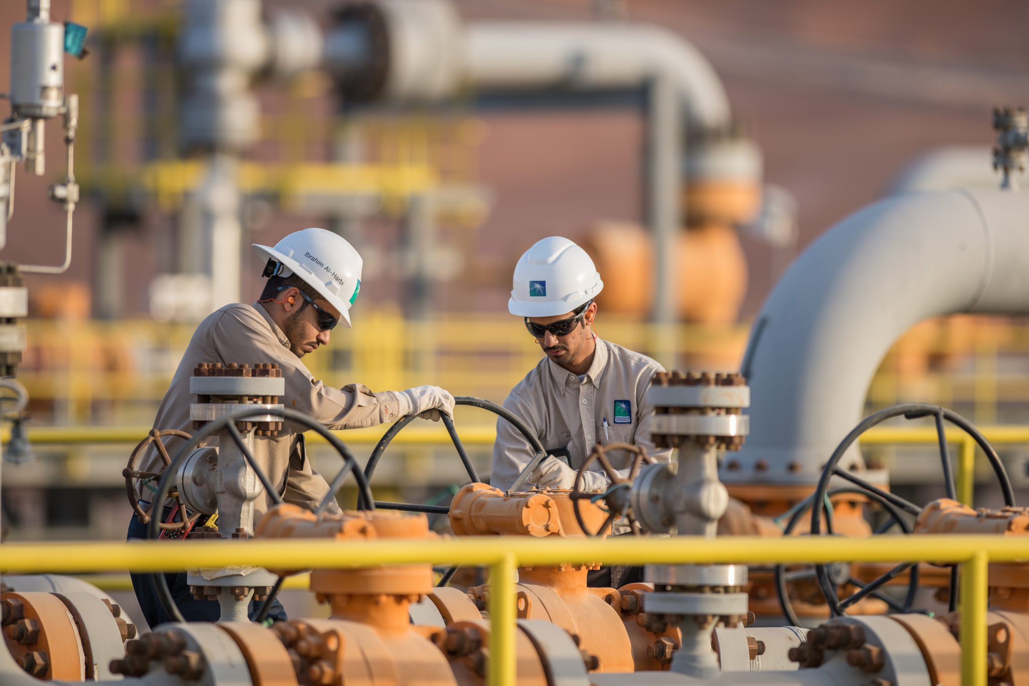 Sofocado un incendio en una refinería de Aramco que procesa 400.000 barriles de crudo diarios