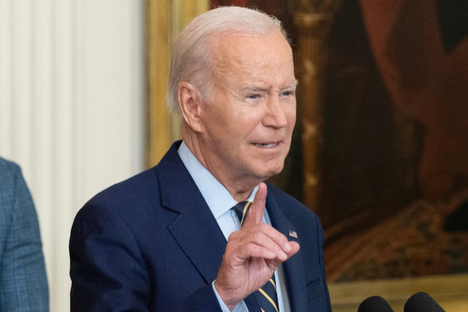 Biden impone límites a las inversiones de EEUU en empresas tecnológicas chinas