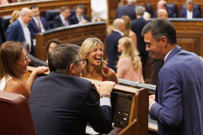 Sánchez cede en el uso del catalán en el Congreso y se abre a la amnistía con ERC y Junts para allanar la investidura