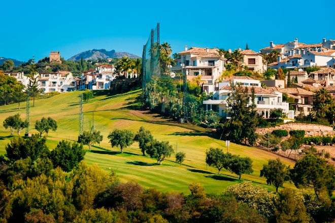 La mitad de la vivienda de lujo en venta, en Málaga y Baleares