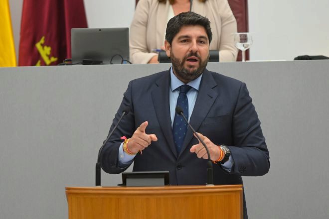Miras paga el pato de la investidura de Feijóo