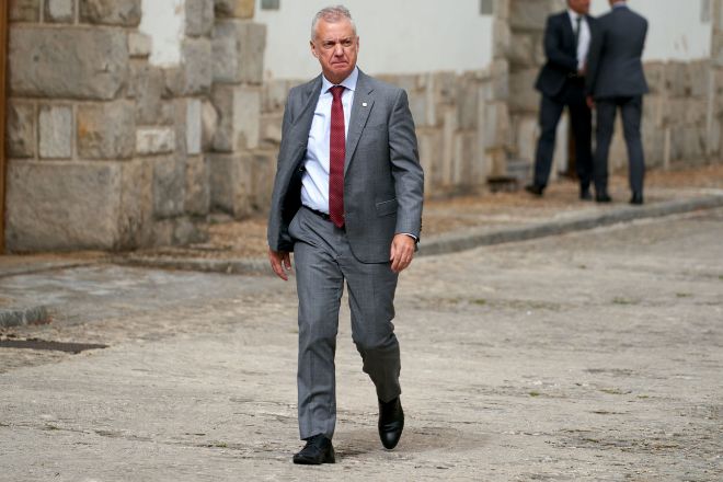 Urkullu pide reinterpretar la Constitución a la espera de Puigdemont