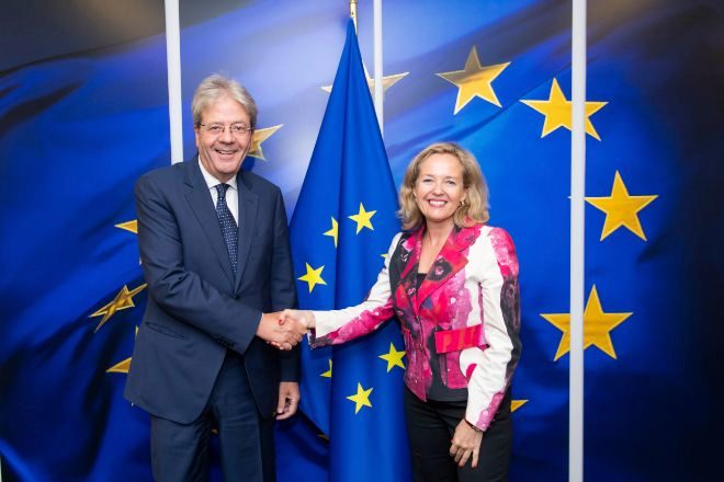 Calviño negocia con la UE la ampliación de las ayudas con el escollo de los peajes