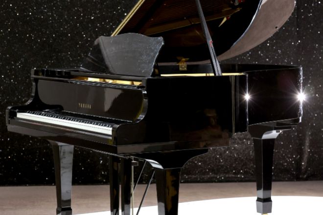 La gran subasta de Freddie Mercury: dos millones por su piano