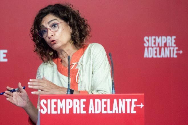 Los impuestos a energéticas, banca, y plástico recaudan 1.700 millones